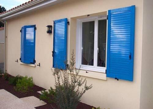 Pose de fenêtres sur mesure pour une maison sur la ville de Roquebrune-Cap-Martin